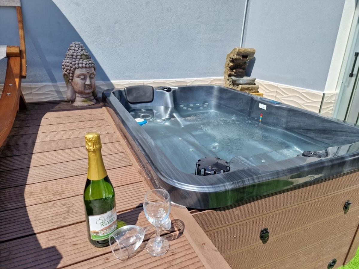 Duplex De 2 Habitaciones Y 2 Banos Y Con Jackuzzi Privado Tamaimo المظهر الخارجي الصورة